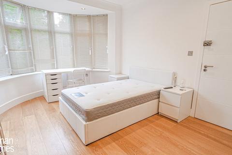 undefined, Watford Way, Hendon