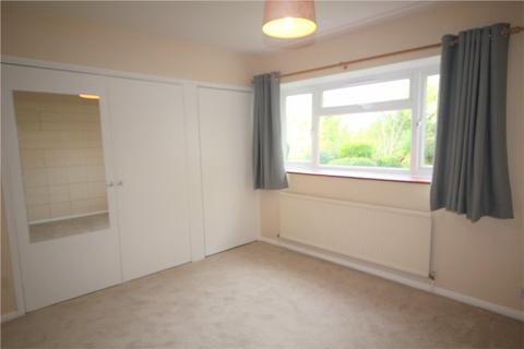 2 bedroom flat to rent - Hillside Chesham Bucks HP5