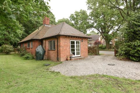 Ronans Lodge Forest Road, Winkfield Row, Bracknell, RG42 7QB