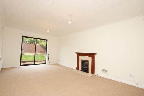 4 bedroom detached house to rent, The Gardens, Kettering NN16