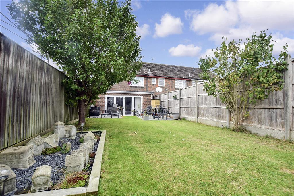 Orion Way, Willesborough, Ashford, Kent 3 bed end of terrace house £
