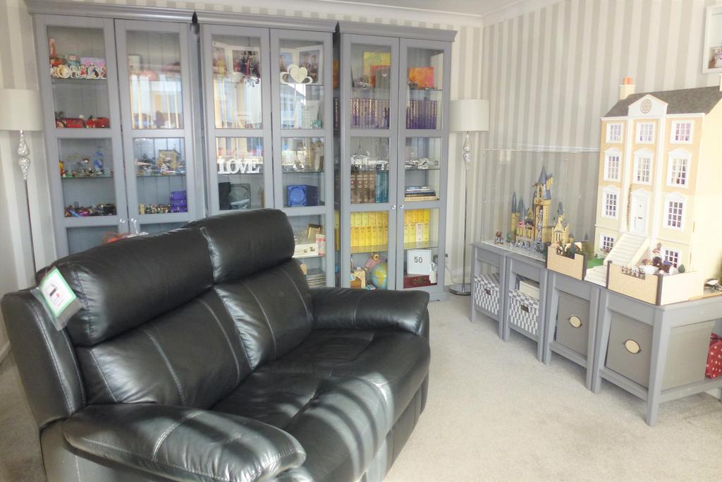 Lounge / Family Room