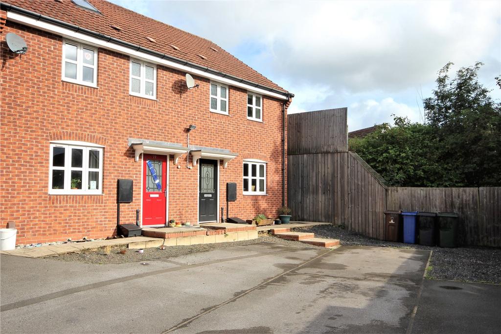 Canal Street, Barnsley, S71 3 bed semidetached house £140,000
