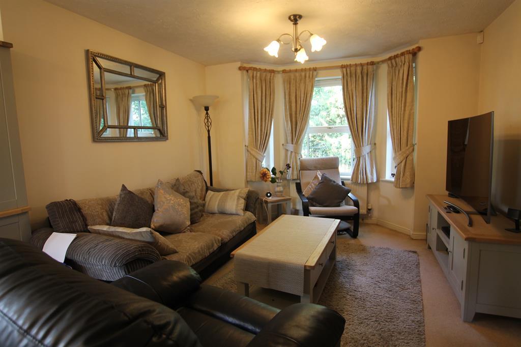 Barrack Close, Sutton Coldfield, B75 7HB 2 bed ground floor flat £190,000