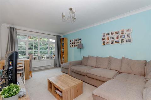 5b Milner Road, Morden, SM4 6EN