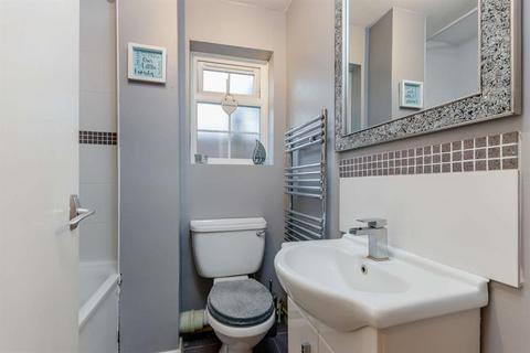 5b Milner Road, Morden, SM4 6EN