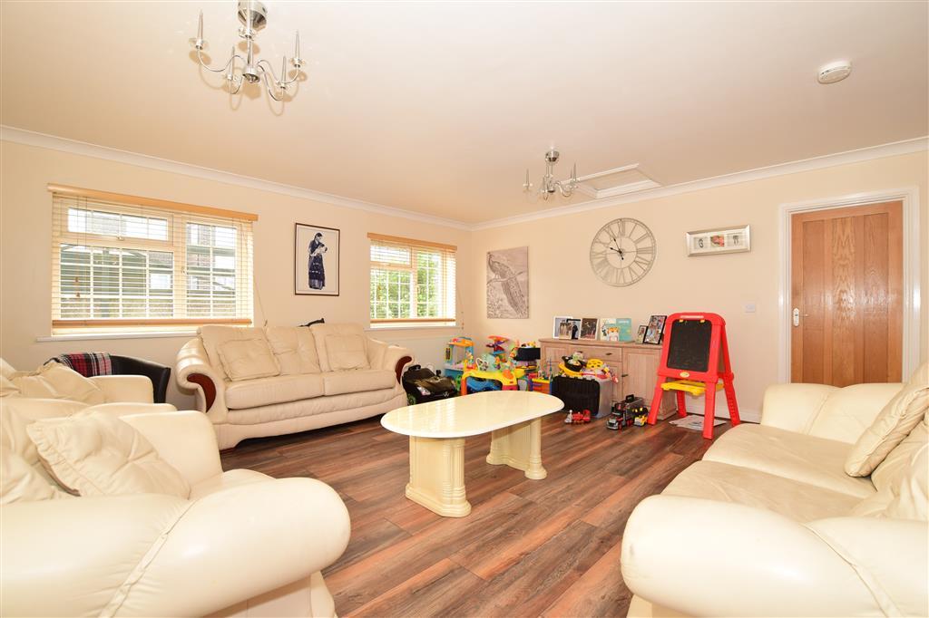 Russell Road, Gravesend, Kent 4 bed detached bungalow £385,000