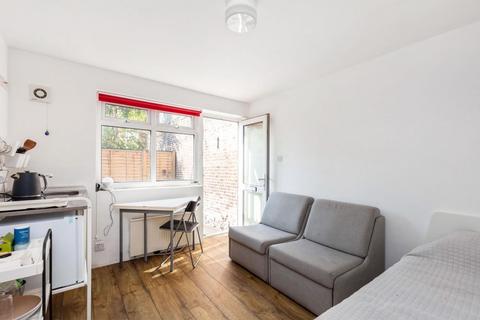 55a Thames Road, Chiswick, London, W4 3PR