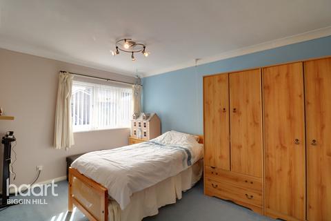 32 Lullarook Close, Biggin Hill, Westerham, TN16 3XG