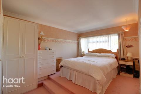 32 Lullarook Close, Biggin Hill, Westerham, TN16 3XG