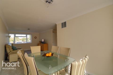 32 Lullarook Close, Biggin Hill, Westerham, TN16 3XG