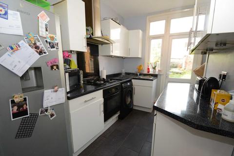 21 Brunswick Grove, London, N11 1HN