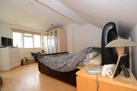21 Brunswick Grove, London, N11 1HN