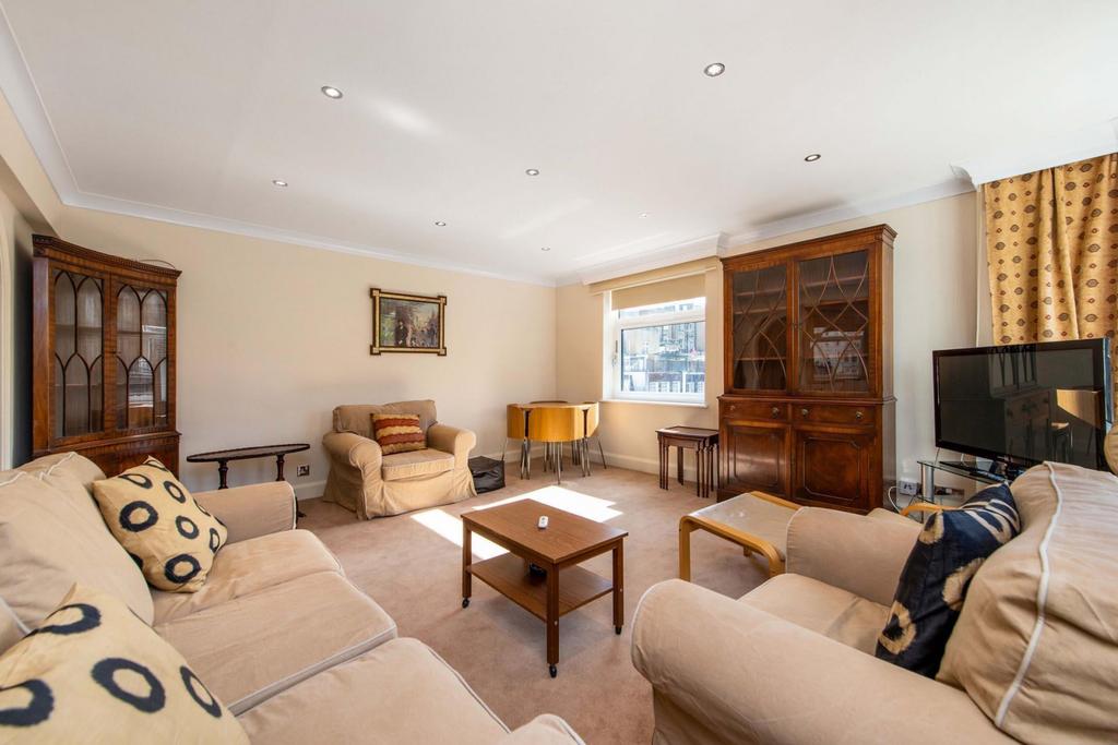 Derwent House, Stanhope Gardens, SW7 2 bed flat £2,383 pcm (£550 pw)