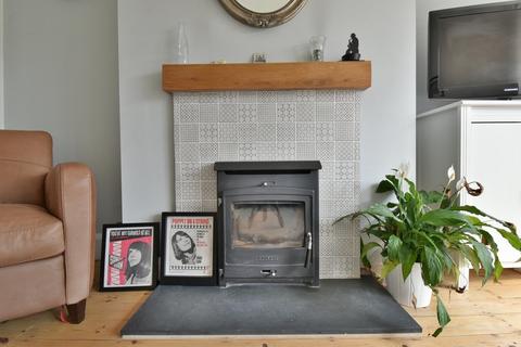 72 Beacon Road, Rolleston On Dove, Burton-on-trent, DE13 9EG