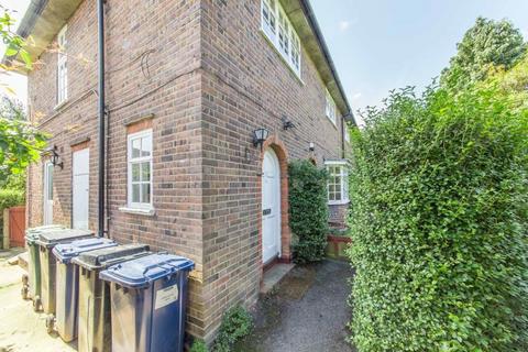 2 bedroom maisonette to rent, Neale Close,  East Finchley,  N2