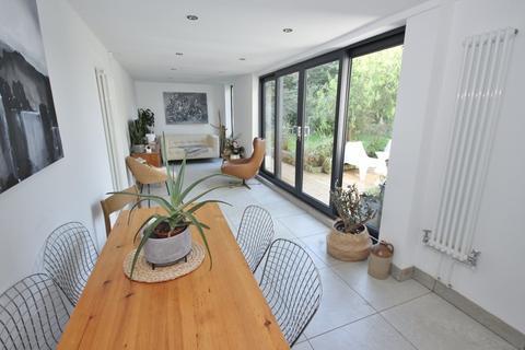 6 Bryncoed, Radyr, Cardiff, CF15 8RH