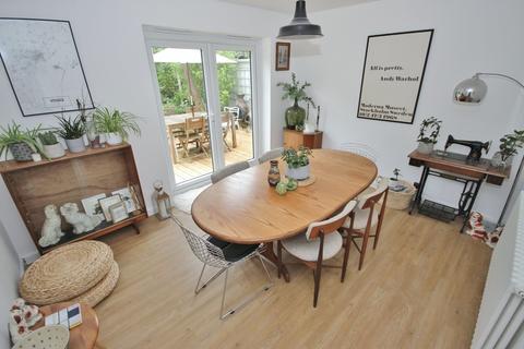 6 Bryncoed, Radyr, Cardiff, CF15 8RH