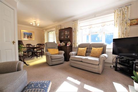 6 Seagram Way, Uttoxeter, ST14 8XF