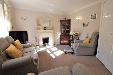 6 Seagram Way, Uttoxeter, ST14 8XF