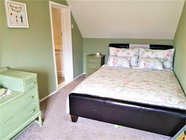Dual Aspect Living Area/Bedroom