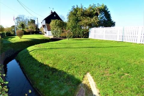 2, Peartree Cottages Barling Road, Little Wakering, Southend-on-sea, SS3 0QJ