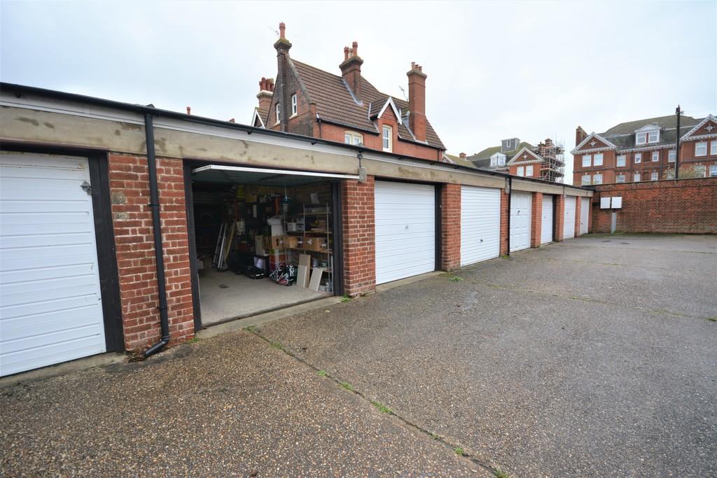 Kirkley Cliff Road, Lowestoft Garage £20,000