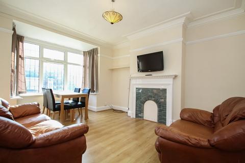 37 Estcourt Avenue, Leeds, LS6 3ET