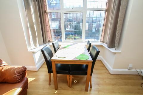 37 Estcourt Avenue, Leeds, LS6 3ET