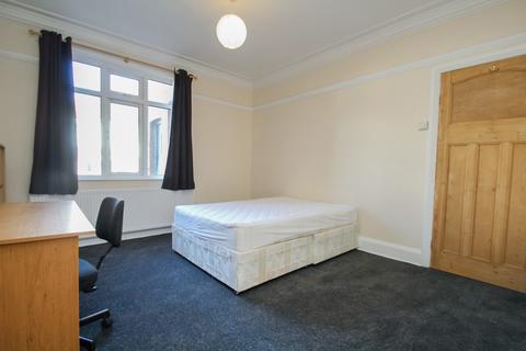 37 Estcourt Avenue, Leeds, LS6 3ET