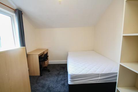 37 Estcourt Avenue, Leeds, LS6 3ET