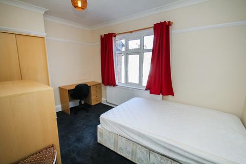 37 Estcourt Avenue, Leeds, LS6 3ET