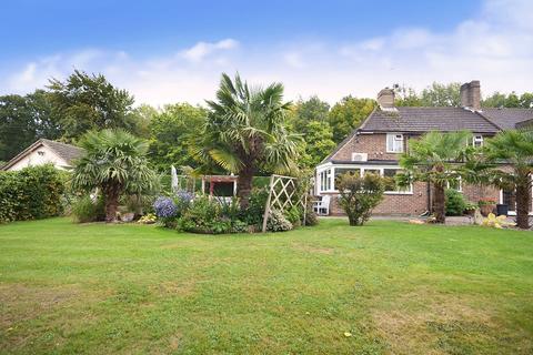 2, Old Park Cottages Bonnetts Lane, Ifield, Crawley, RH11 0NY