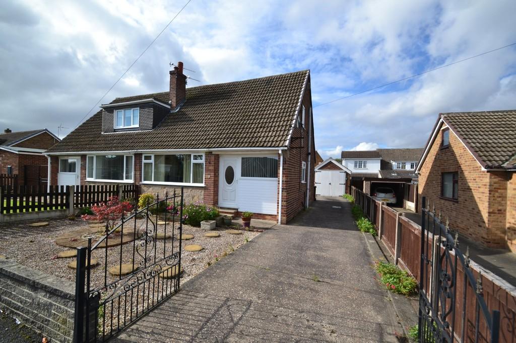 Longdale Drive, South Elmsall 2 bed semidetached bungalow £165,000