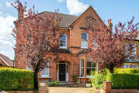3 Cedars Road, Hampton Wick, Kingston Upon Thames, KT1 4BG