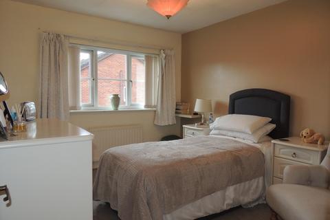 42 Beechfield Drive, Middlewich, CW10 9QE
