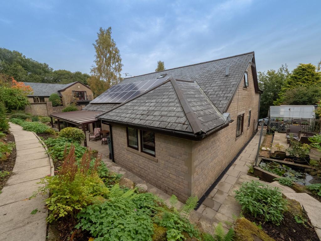 Melville Gardens, Darwen 4 bed detached house £300,000