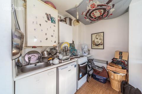 Studio to rent, Clarence Square, Brighton, East Sussex, BN1