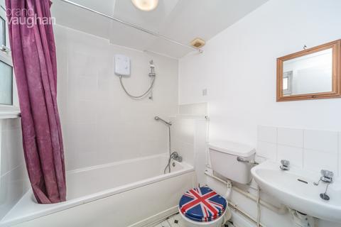 Studio to rent, Clarence Square, Brighton, East Sussex, BN1