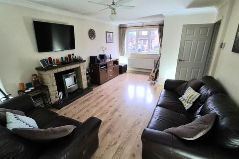 12 Anscomb Way, Woodford Halse, Daventry, NN11 3SR