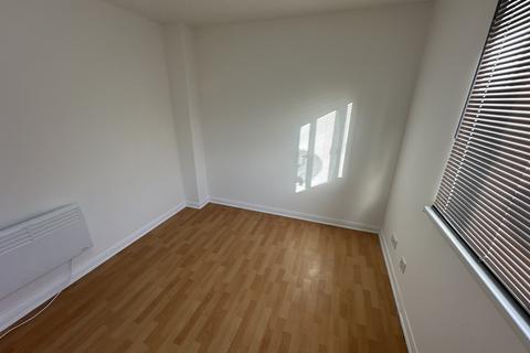2 bedroom terraced house to rent, Greencroft Close London