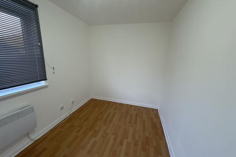 2 bedroom terraced house to rent, Greencroft Close London
