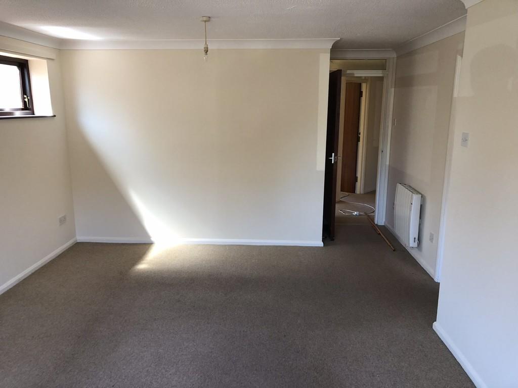 Halfleet, Market Deeping 2 bed flat £575 pcm (£133 pw)