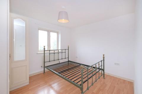 1 bedroom apartment to rent, Buxhall Cresent, London E9