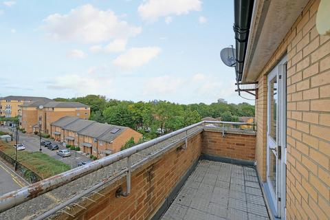 1 bedroom apartment to rent, Buxhall Cresent, London E9