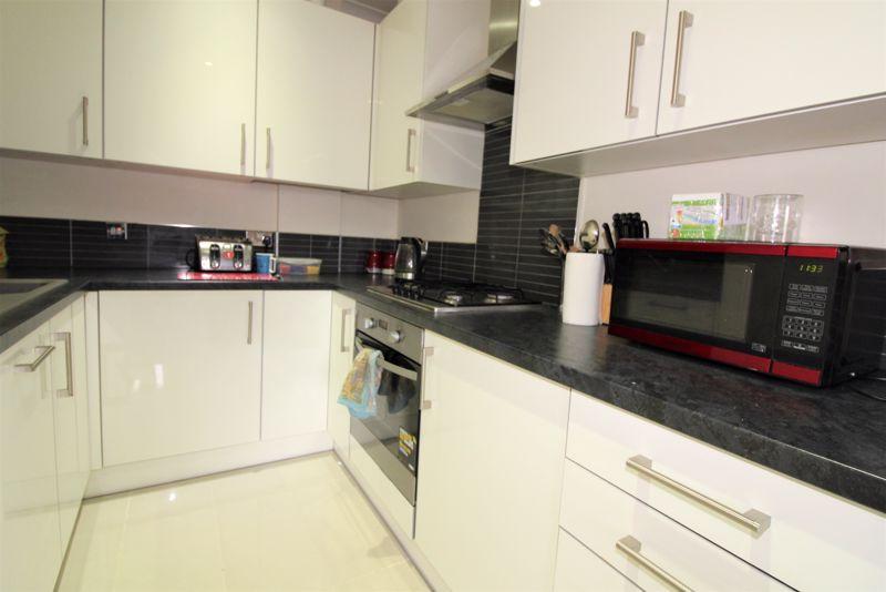 Jarvis Brook, Crowborough 1 bed apartment £765 pcm (£177 pw)