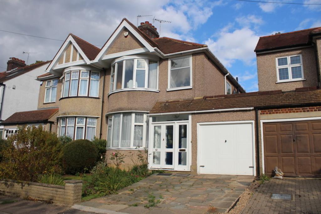 Weald Rise, Harrow Weald 3 bed semidetached house £575,000