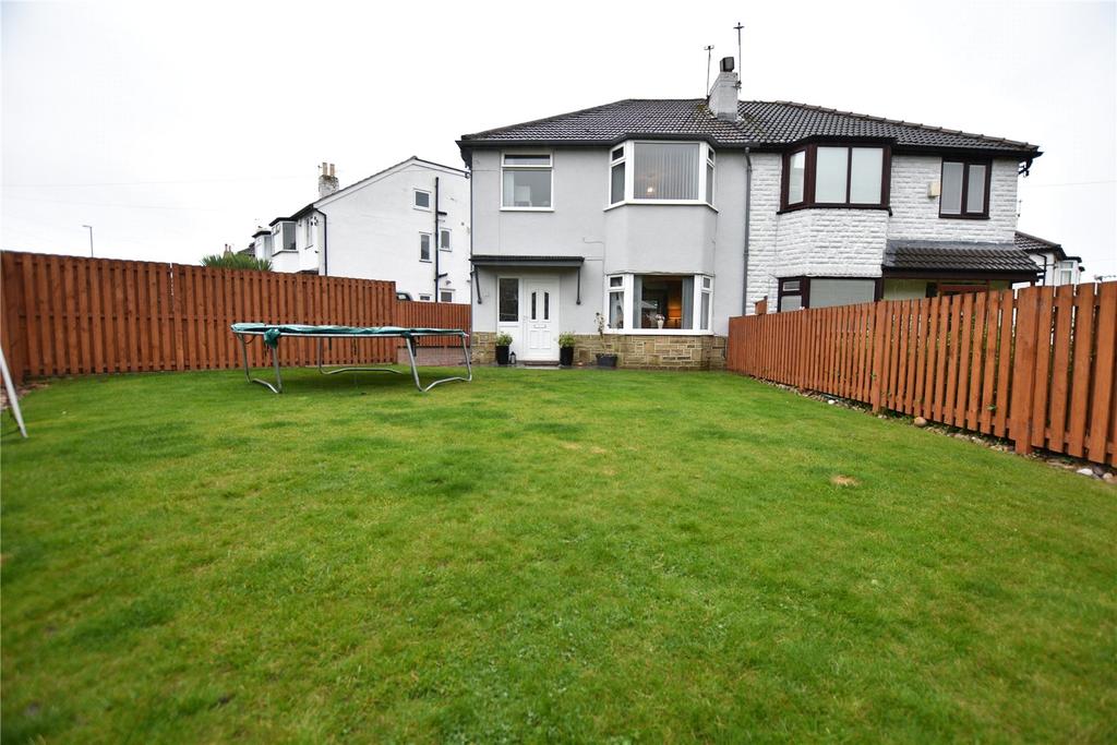 Ringwood Drive, Leeds, West Yorkshire 3 bed semidetached house £275,000
