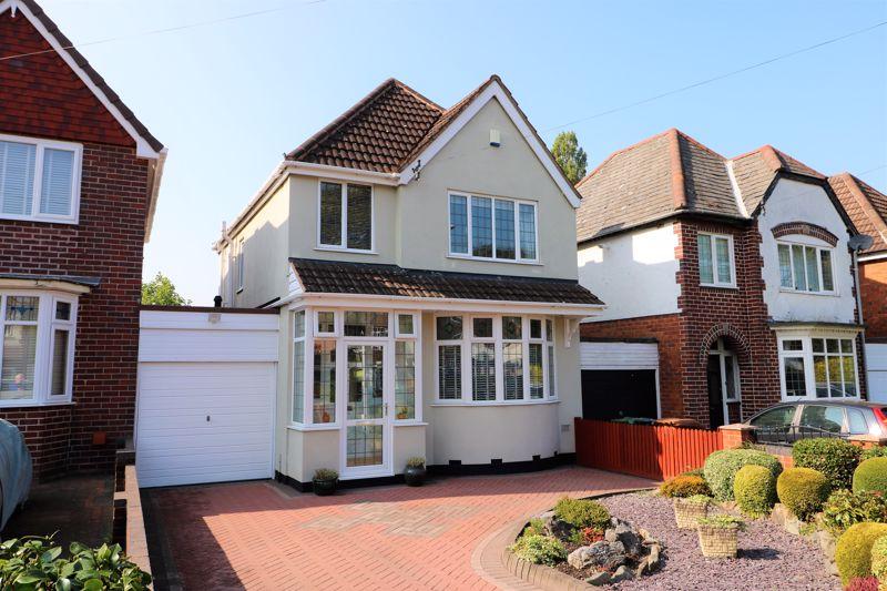 Delves Green Road, Walsall 3 bed detached house £275,000