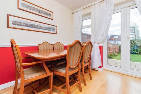 30 Fairmead Crescent, Edgware, HA8 8YQ